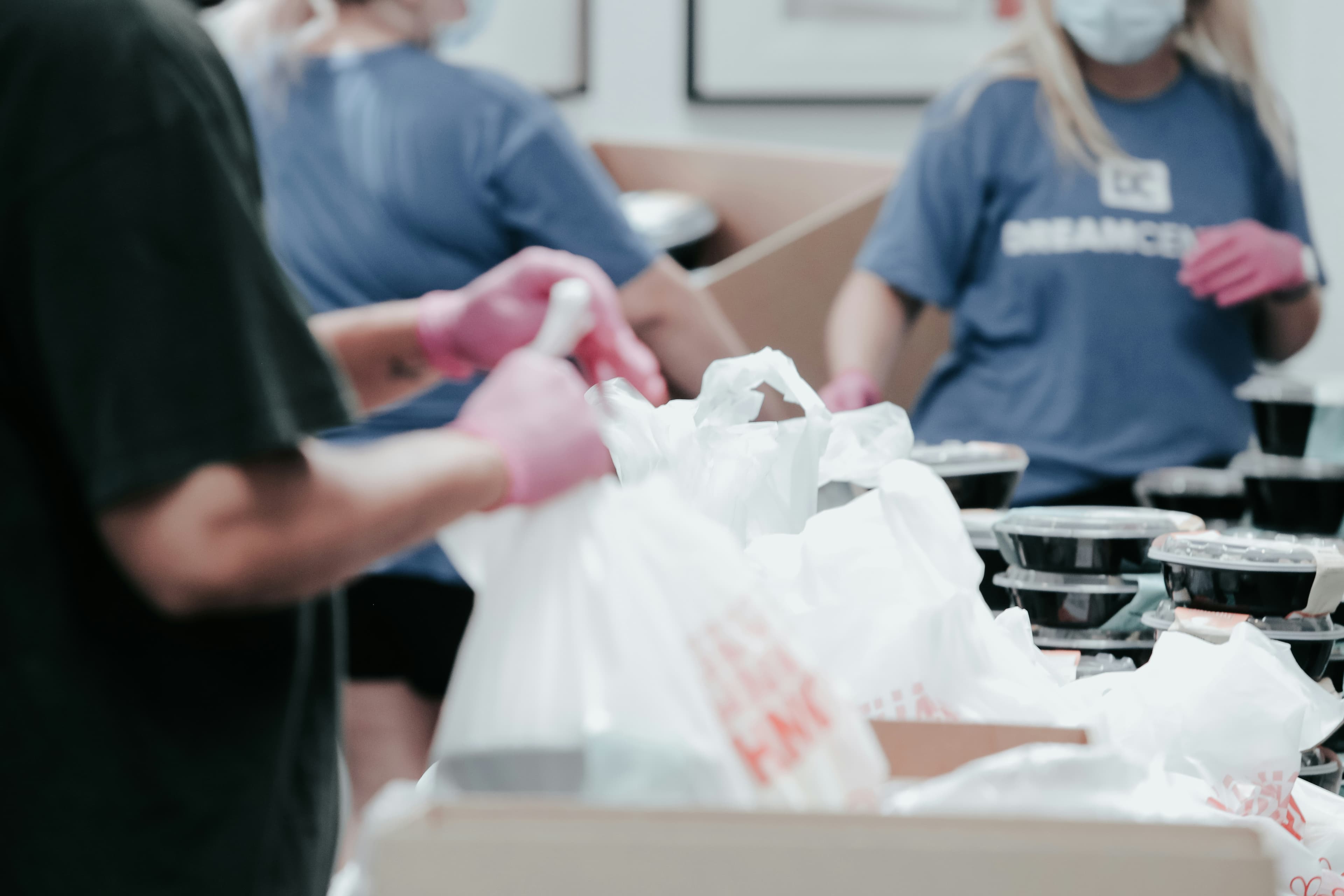 Thanksgiving meal packing